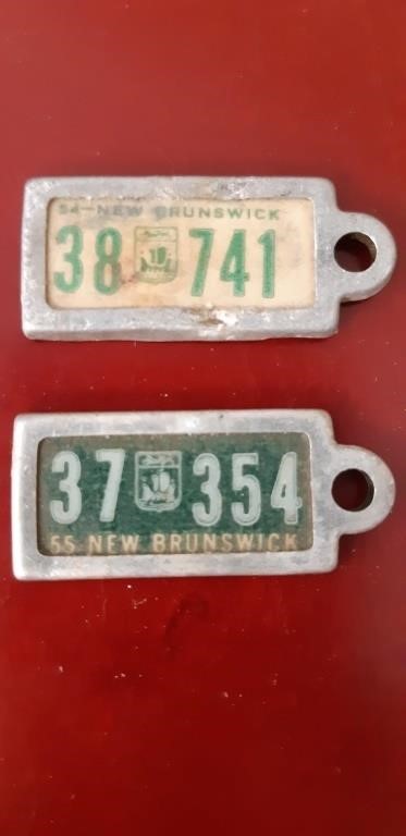 2 Vintage waramps NB license plate tags