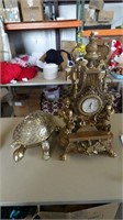 2 Decorative Items