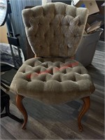 Vintage Wide Seat Tufted Fabric Chair Sturdy