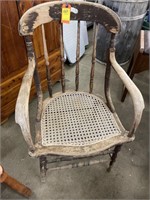 VINTAGE CHAIR