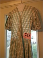 HANDMADE DRESS CIRCA 1950s