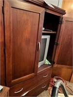 TV Cabinet (BRING HELP TO LOAD) (R3)