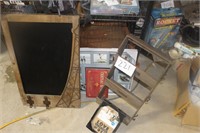 ORGANIZER AND FRAMES LOT