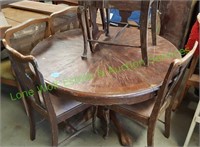 Round Dining Table w/ 5 Chairs