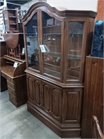 VERY NICE LIGHTED DISPLAY/CHINA CABINET