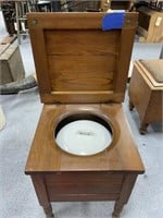 Vintage Commode w/Chamber Pot