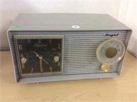 Vintage Regal Gray Radio