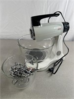 Vintage Sunbeam mixmaster, with glass bowls and