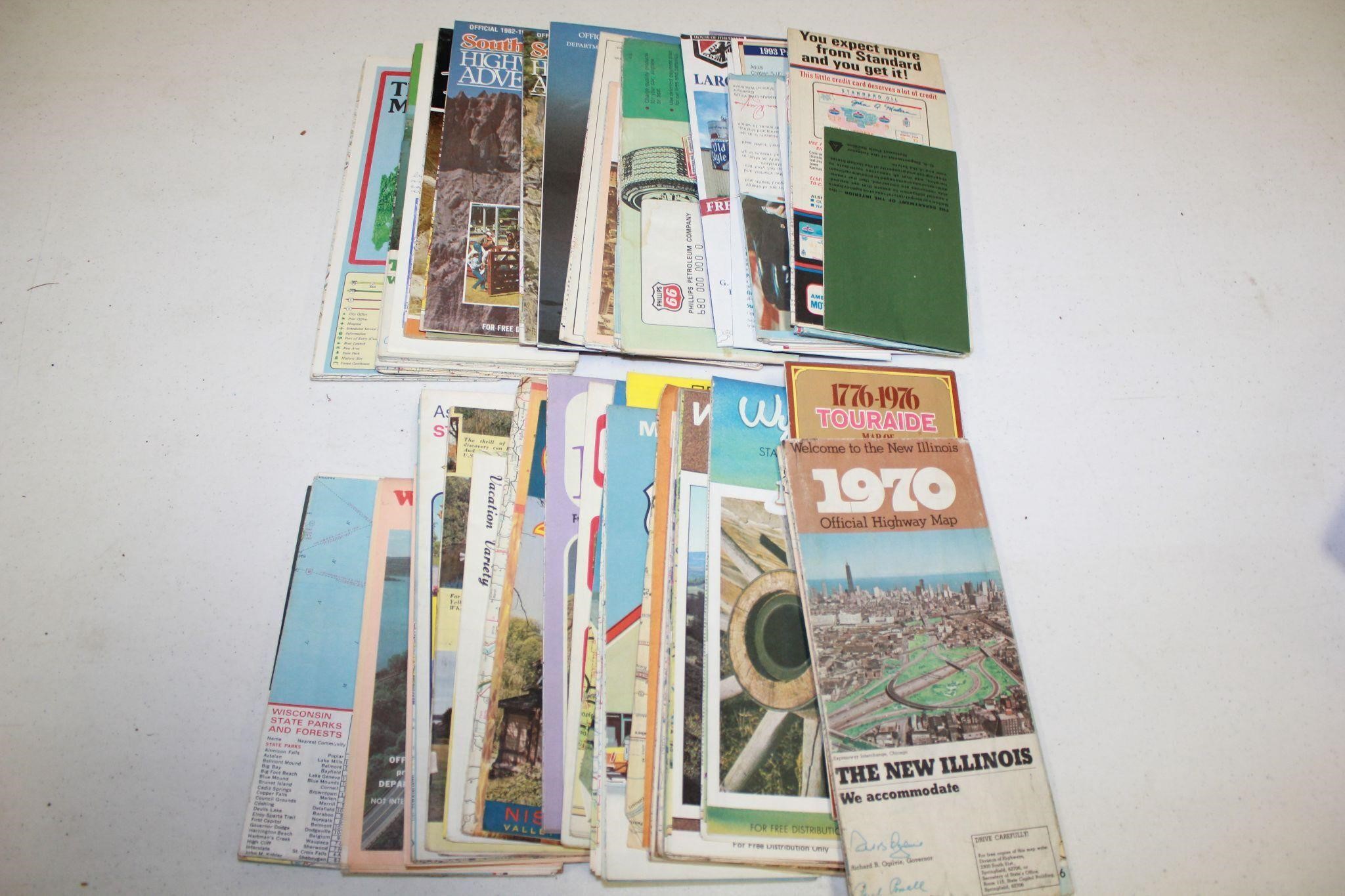 LOT OF VARIOUS VINTAGE MAPS