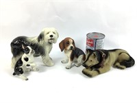 4 statuettes de chien dont en porcelaine, Japan