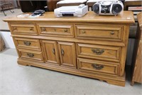 OAK DRESSER 69"X18"X33" DRAWER BROKEN