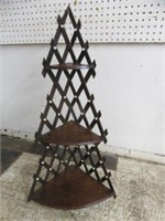 19TH CENTURY VICTORIAN CORNER SHELF