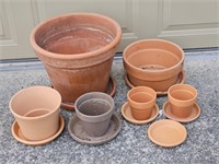 6 Terra Cotta Clay Pot, 7 Saucers