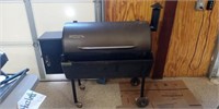 Traeger Grill w/Cover and pellets