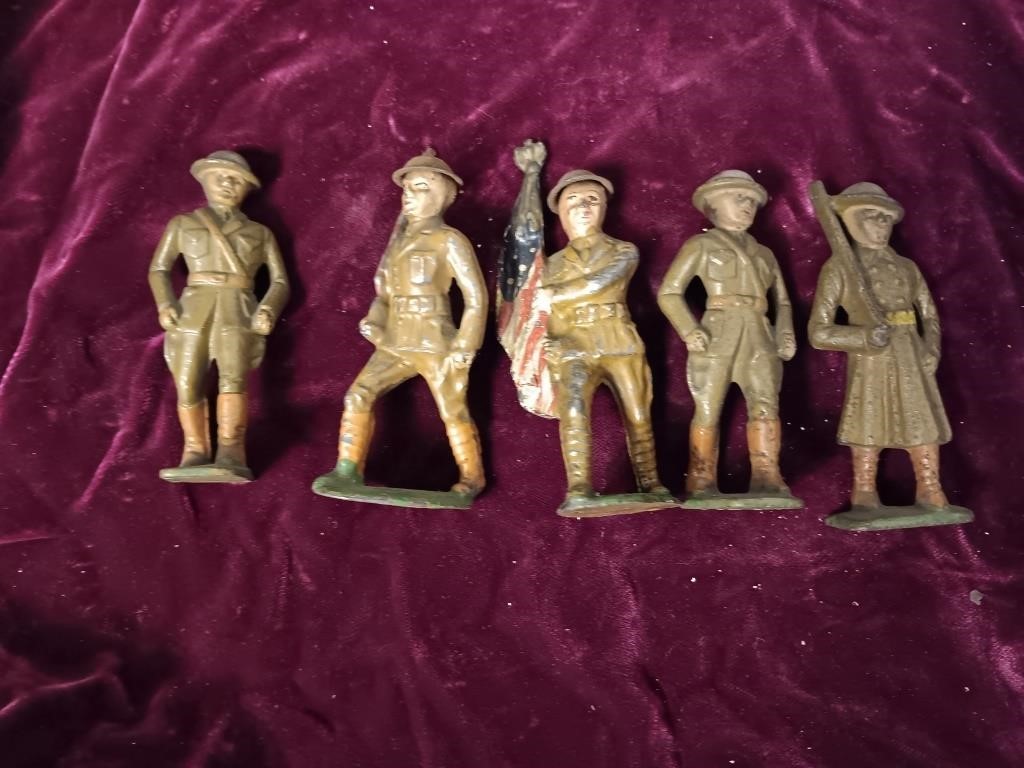 5 cast iron wwI soldiers dough boys Barclay?
