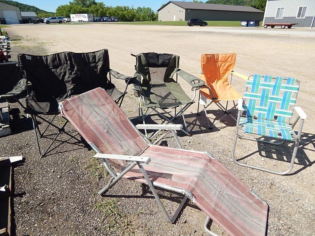 Various outdoor chairs; 3 are bag chairs and some