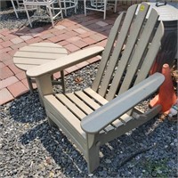 Outdoor Lounge Chair & Side Table