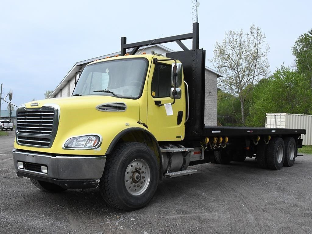 2007 Freightliner Flat Bed Truck