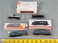 N Scale Dummy Engines & 2- Cars