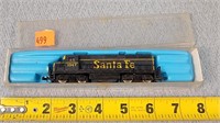 N Scale Santa Fe Train Engine