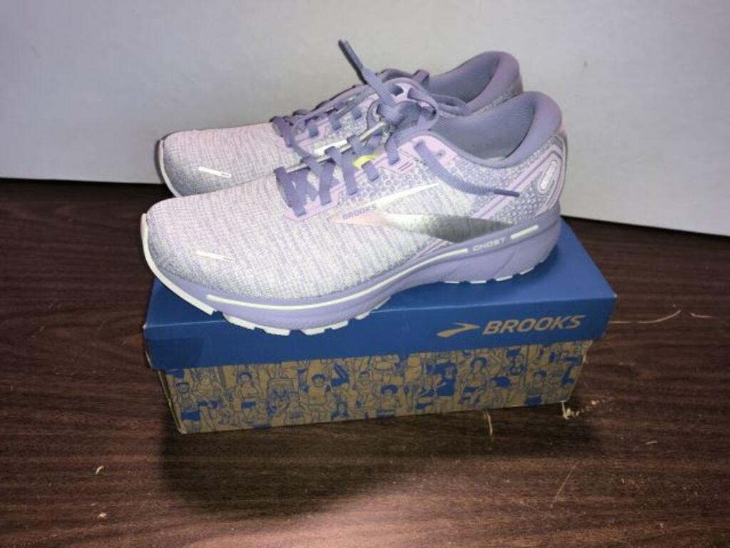 BROOKS MEN AND WOMEN RUNNING SHOES