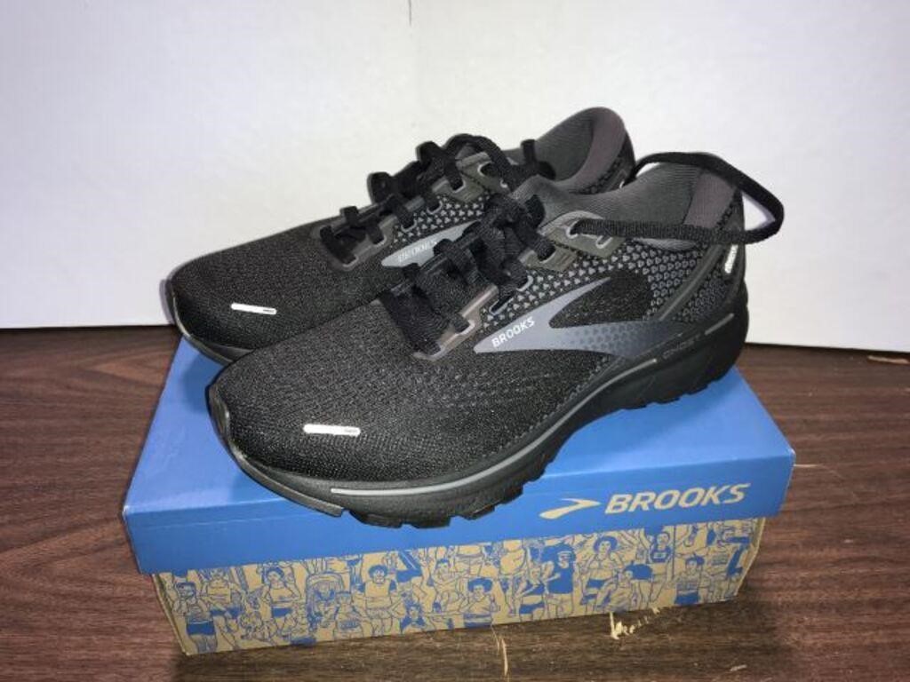 BROOKS MEN AND WOMEN RUNNING SHOES