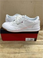 Size 13 Reebok shoes