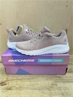 Size 9 Skechers