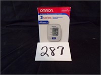 BLOOD PRESSURE MONITOR