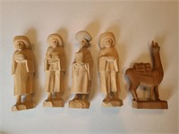 Set of 4 Colombian men & 1 alpaca hand carved Stat