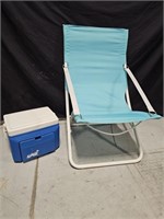 Folding Beach Chair + Thermos Koolaroo Cooler