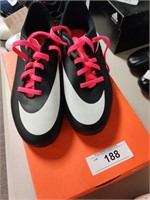 New pair Nike girls cleats, size 3Y