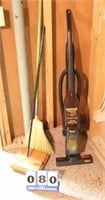Hoover Quik-Broom Sweeper