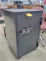 20½x34" Sentry Safe with Combination