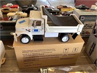 International KUB Plastic Truck-batteries required