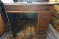 Vintage  Kenmore Sewing Machine in Cabinet