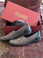 Munro Traveler Leopard Stretch Fabric Shoes