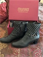 Munro Laconia Black Leather Boots
