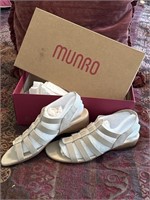 Munro Dariani II Gold Print Shoes