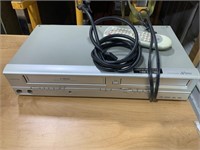 SV2000 VCR/DVD PLAYER w/
Remote Controller