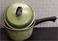 Antique Aluminum 7" pot with lid