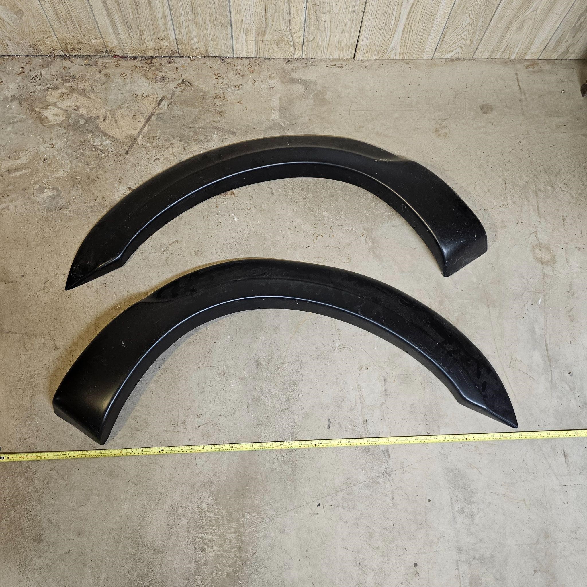 Front Fenders for a SUV
