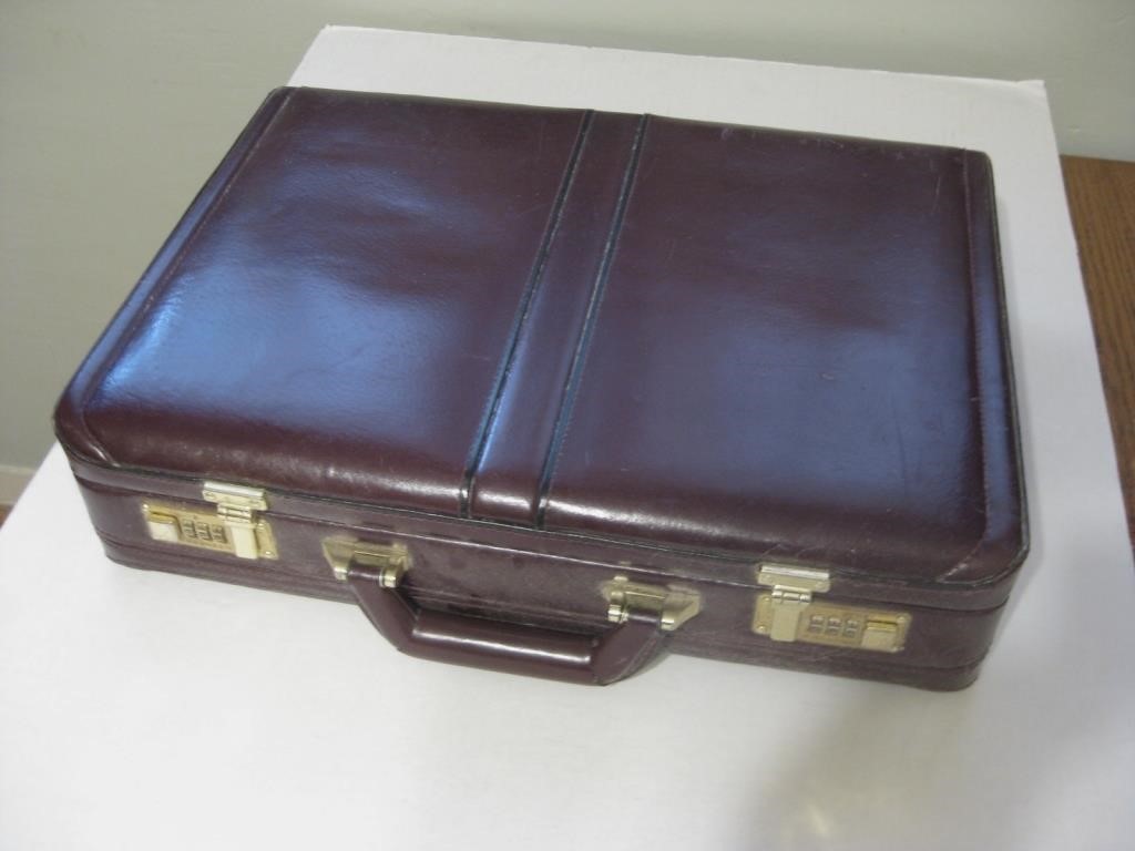 18"x 13"x 4" Vintage Leather Briefcase See Info