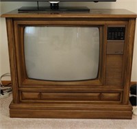 25" Curtis Mathes Console TV- works