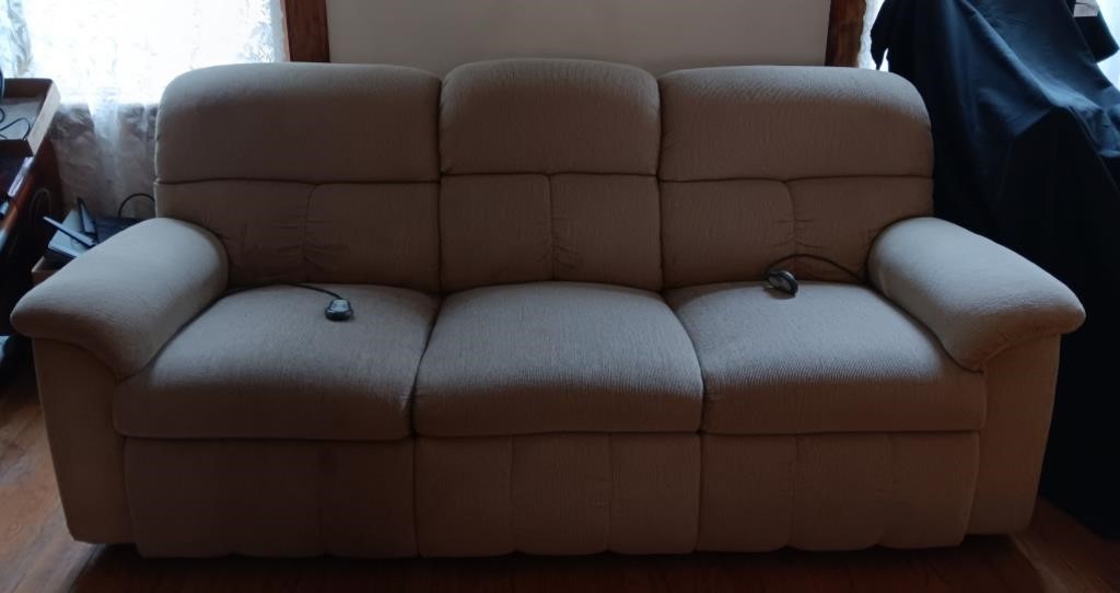 LazyBoy 86" Reclining Sofa w/ Heat & Massage