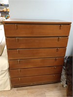 Antique dresser 47 x 36 x 18