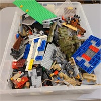 HUGE Lot of Assorted Lego Pieces