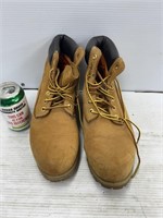 Size 10M timberland boots