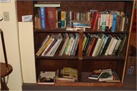 LARGE ASSORTMENT OF BOOKS-MISC