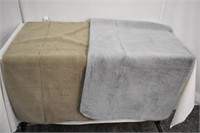 VERY SOFT BATH MATS -HAVE A LINE IN THEM - 46 X 27